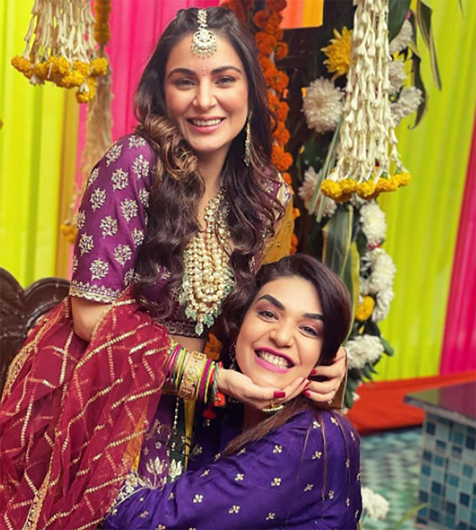 श्रद्धा आर्या 