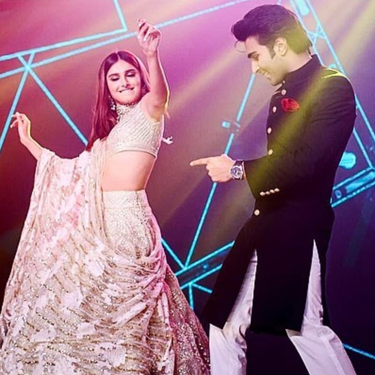 तारा सुतार‍िया-आदर जैन 