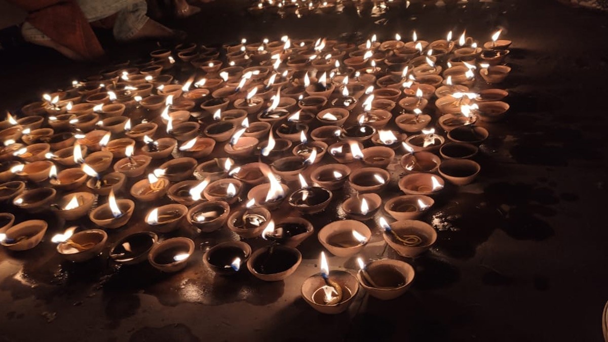 12 लाख दीयों से जगमग हुई राम नगरी Ayodhya, बना वर्ल्ड रिकॉर्ड 