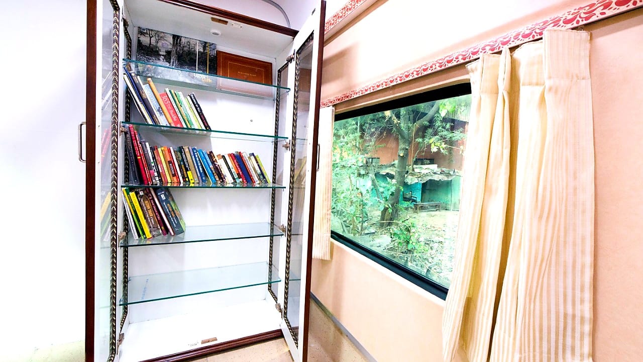 पर्यटकों को ट्रेन में मिलेंगी अत्याधुनिक सुविधाएं