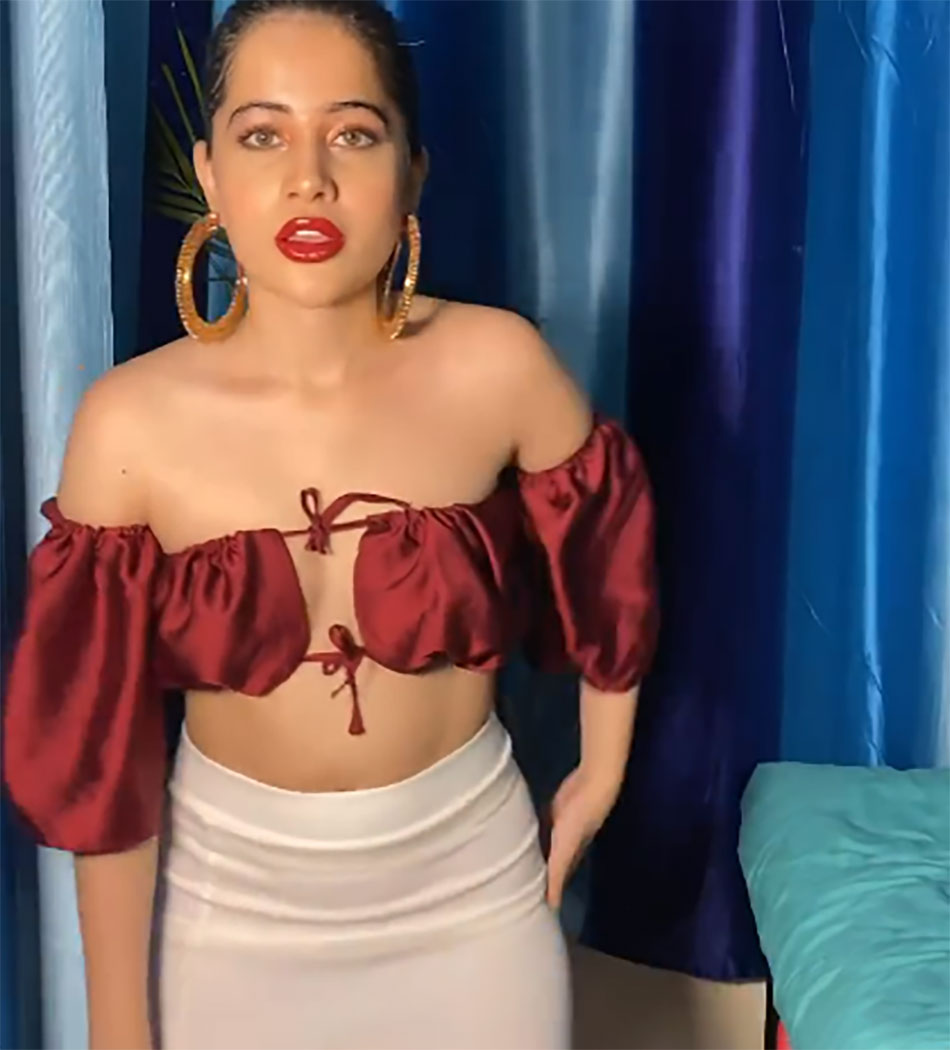  उर्फी जावेद