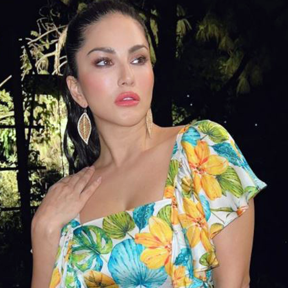  सनी लियोनी