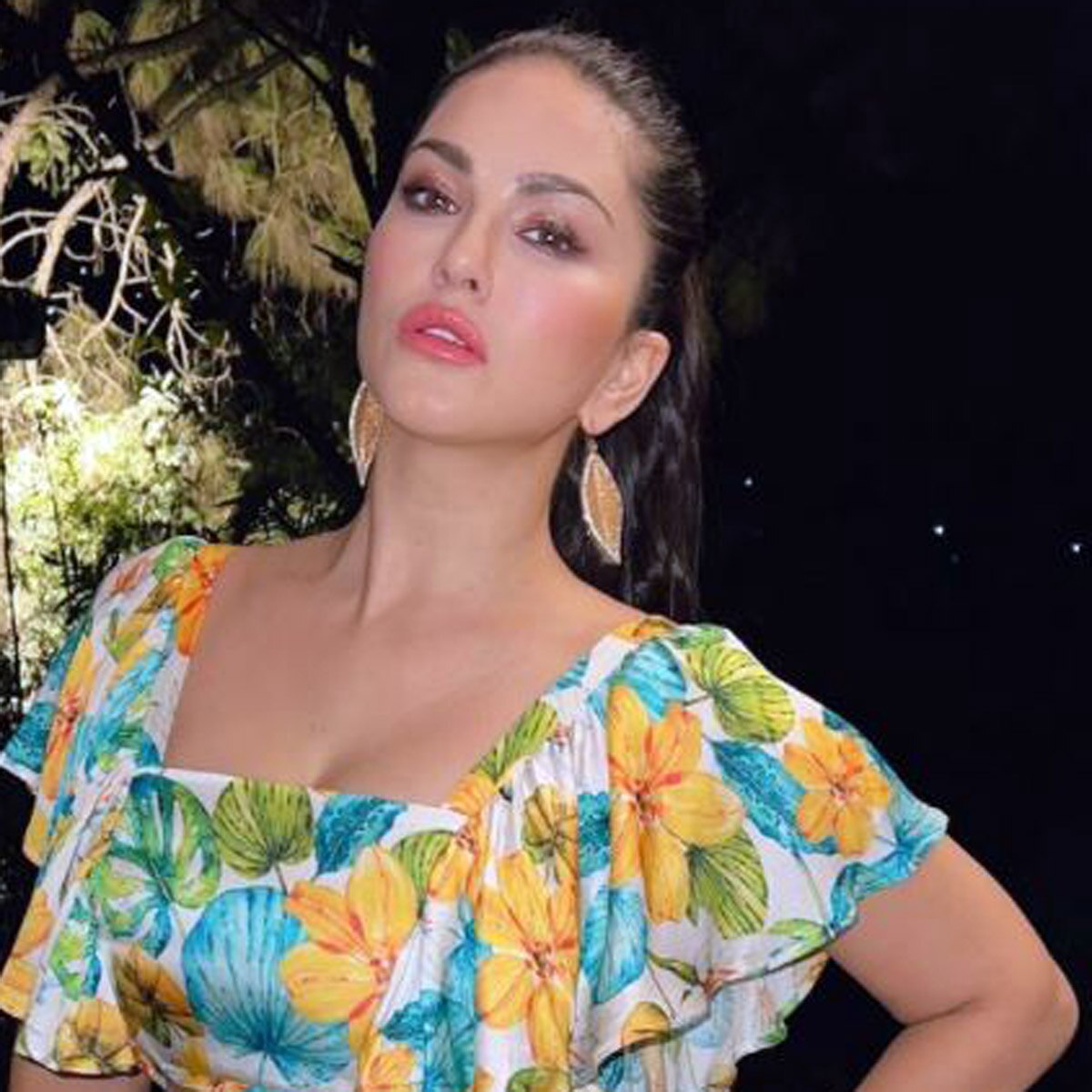  सनी लियोनी