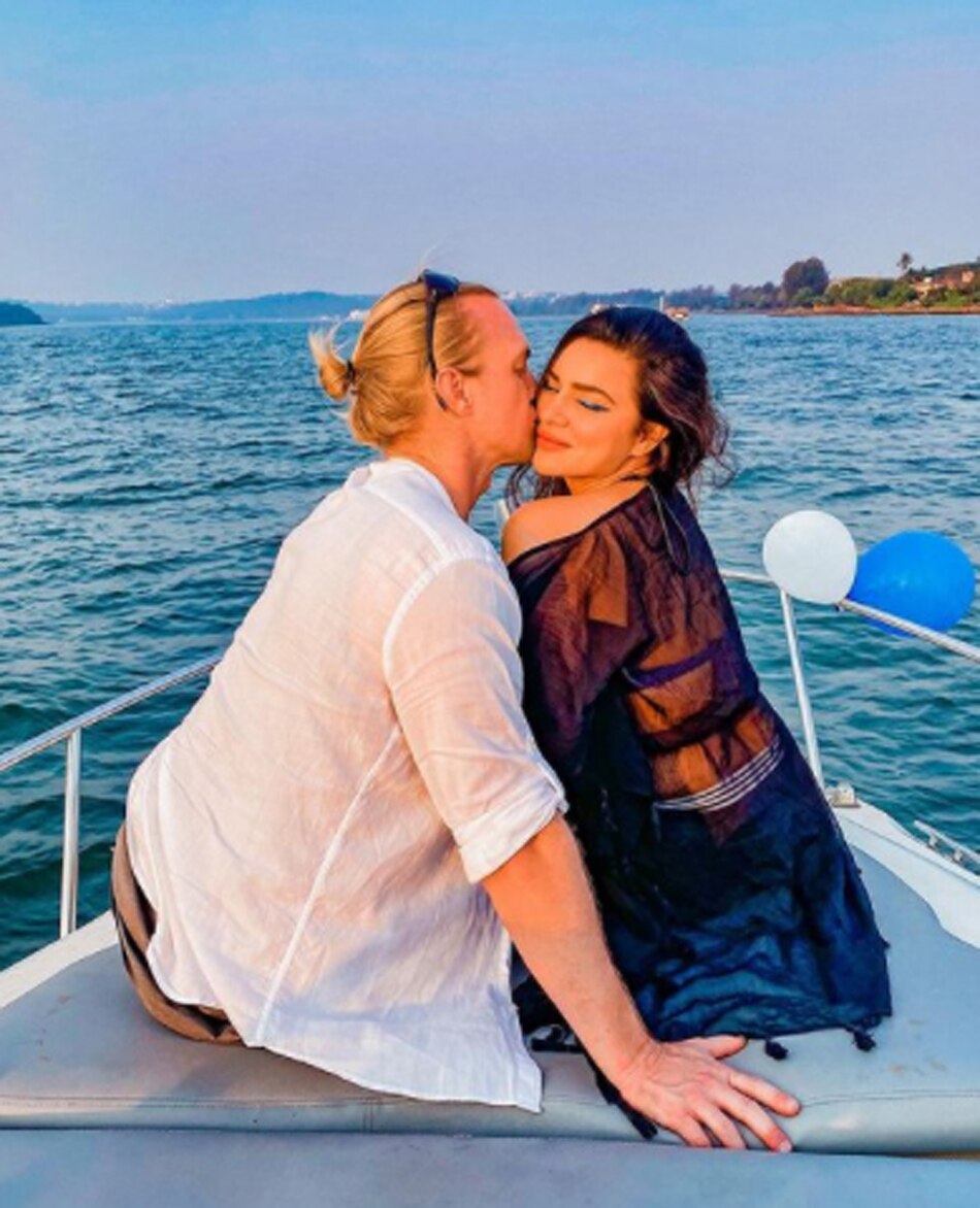 आशका गोरडिया