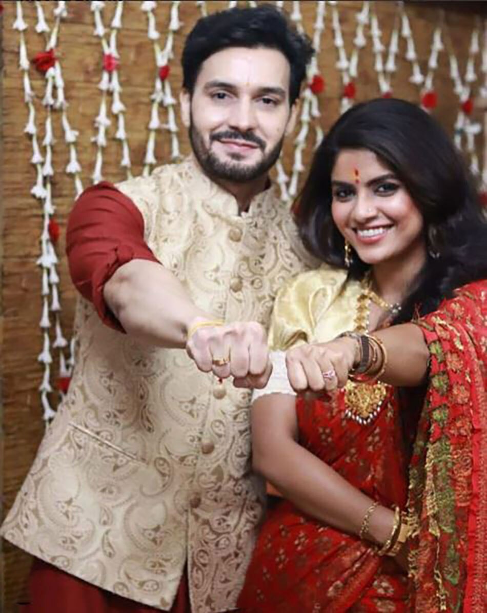 सायंतनी घोष और अनुग्रह