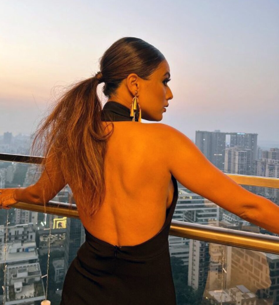 निया शर्मा