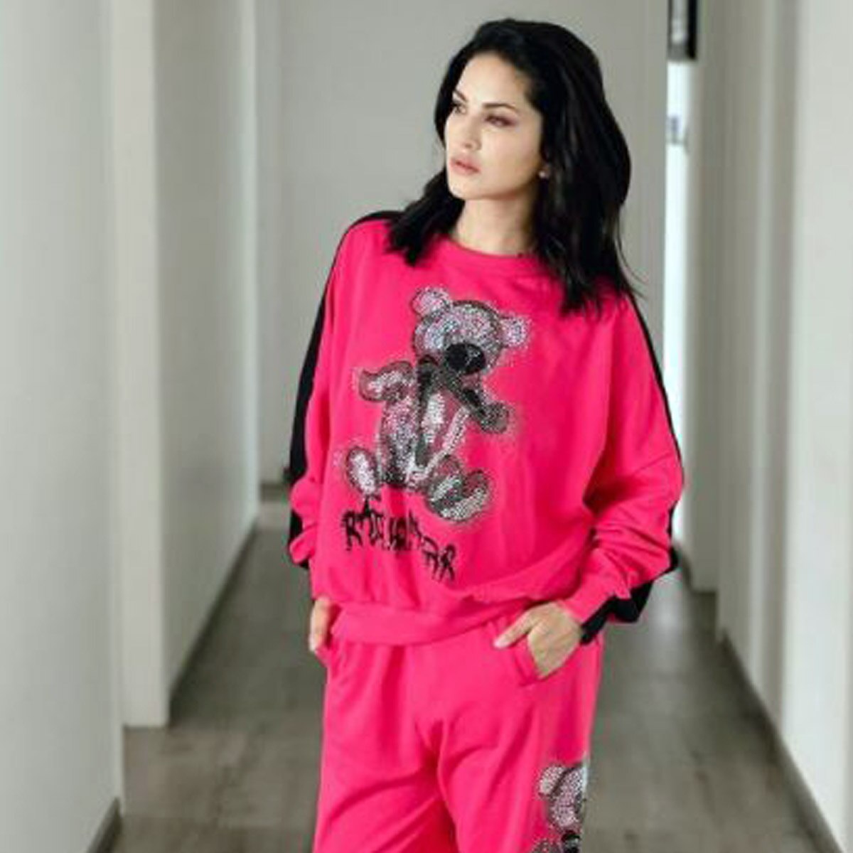  सनी लियोनी