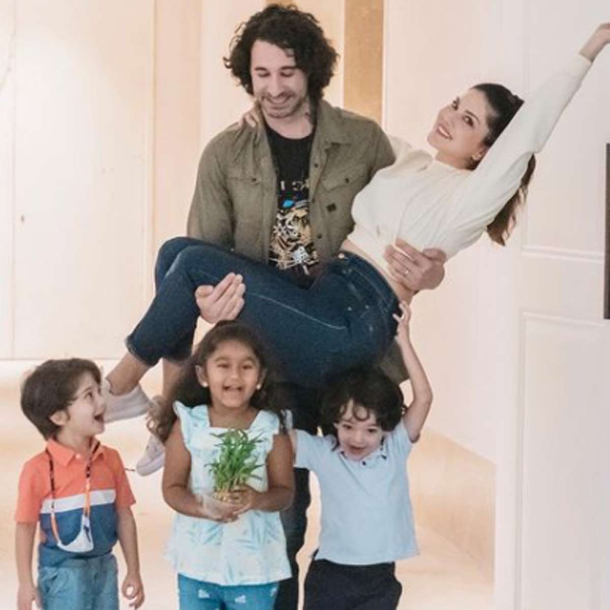 सनी लियोनी, डेनियल वेबर 