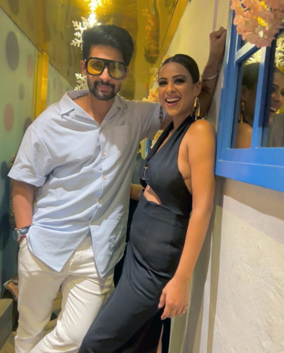 निया शर्मा