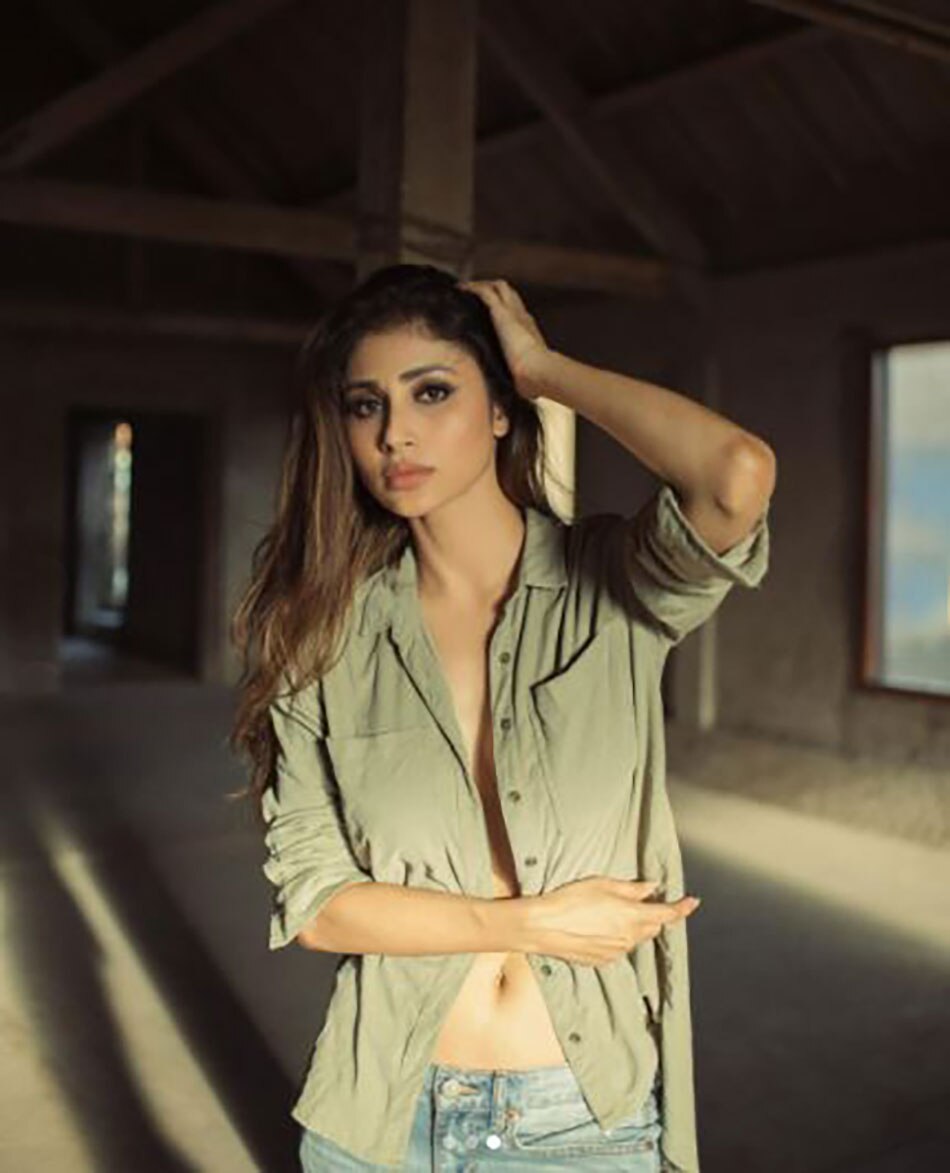  मौनी रॉय