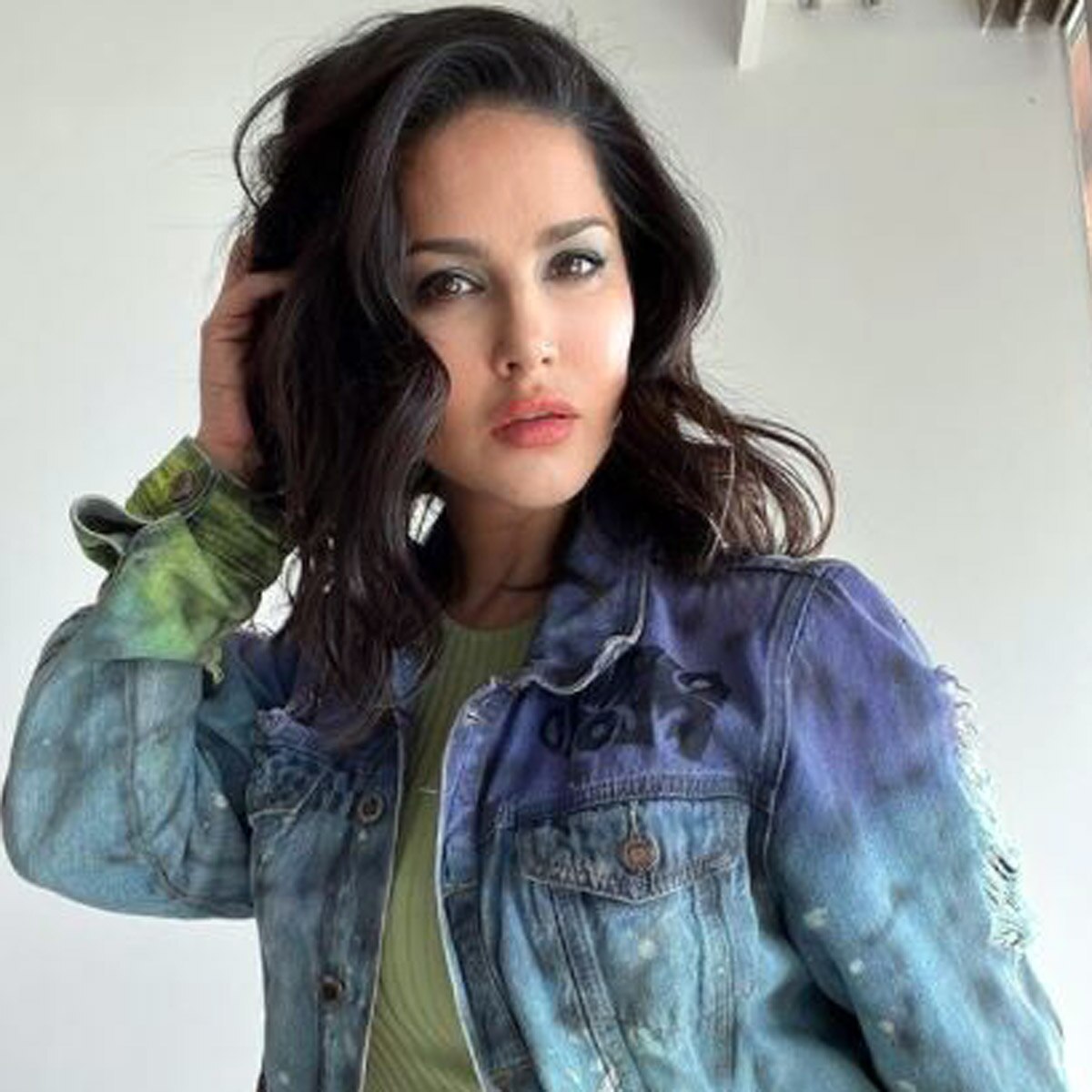  सनी लियोनी