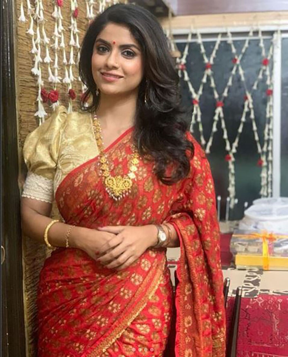 सायंतनी घोष और अनुग्रह