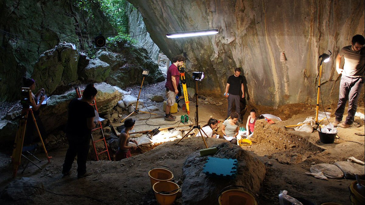 10,000 Years old Burial of infant Girl