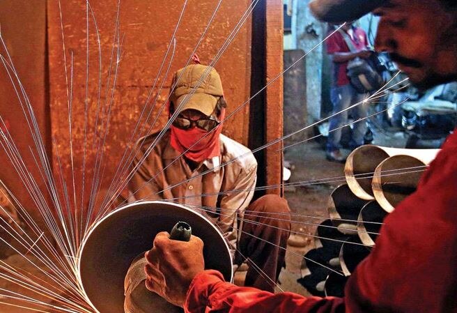 आठ कोर सेक्टर की ग्रोथ में तेजी