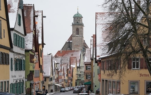 इन 10 छोटे शहरों के सामने फीके पेरिस-रोम