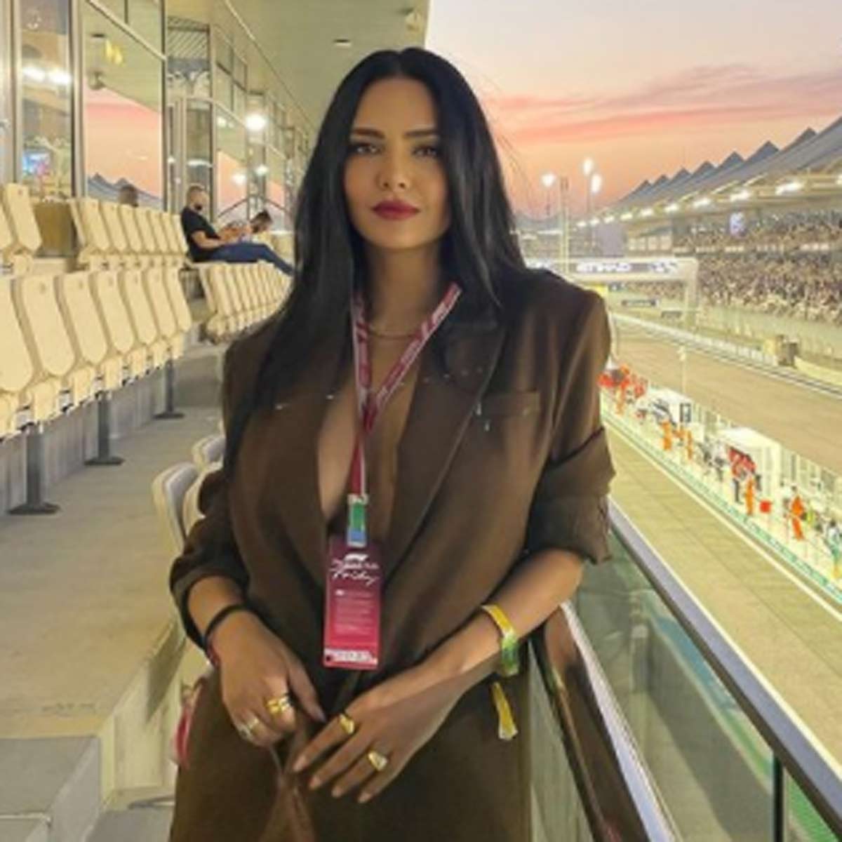 ईशा गुप्ता 