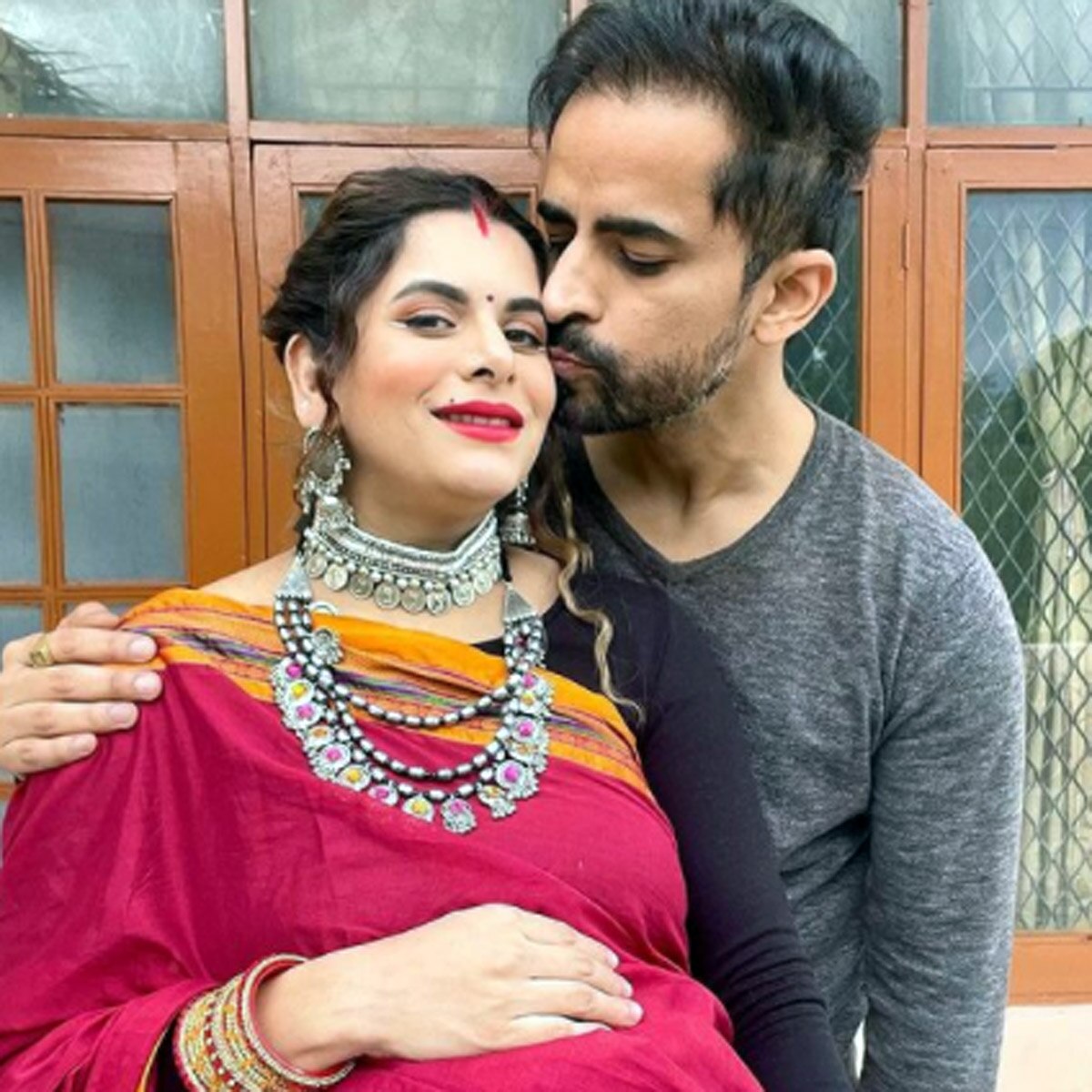 ईशा आनंद