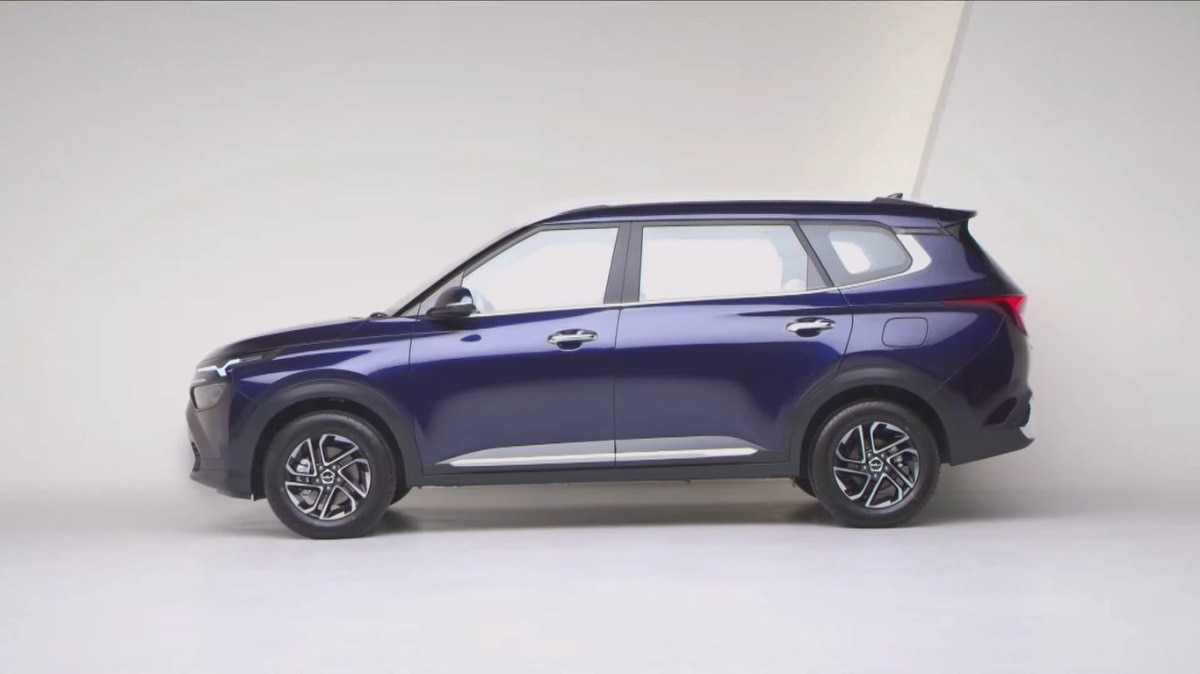 Kia Carens में क्रिस्टल कट एलॉय व्हील