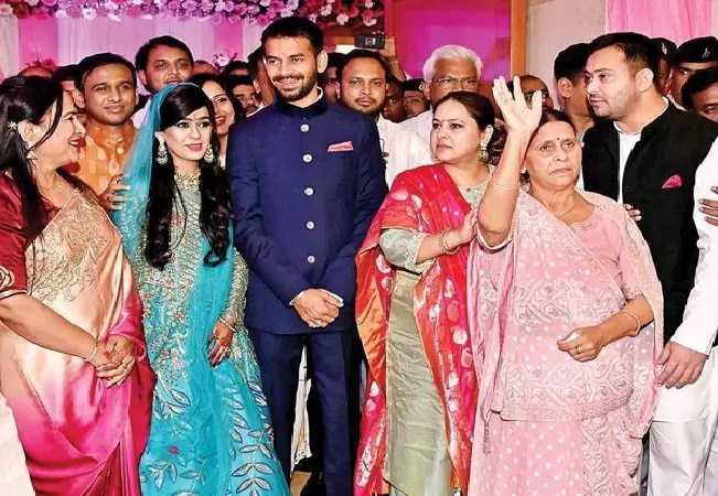 (फोटो- ऐश्वर्या के साथ तेज प्रताप यादव की शादी की तस्वीर)