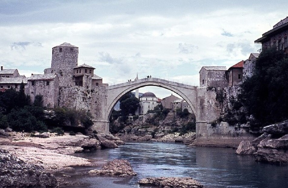 इन 10 छोटे शहरों के सामने फीके पेरिस-रोम