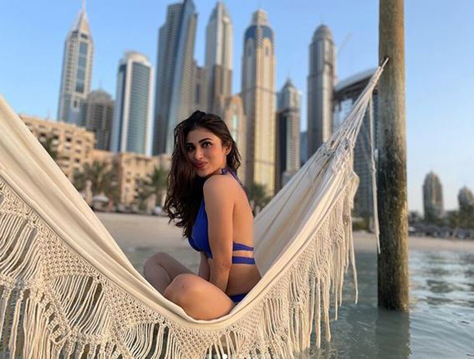 मौनी रॉय