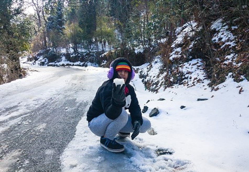 भारत की इन 8 जगहों पर हो रहा स्नो फॉल