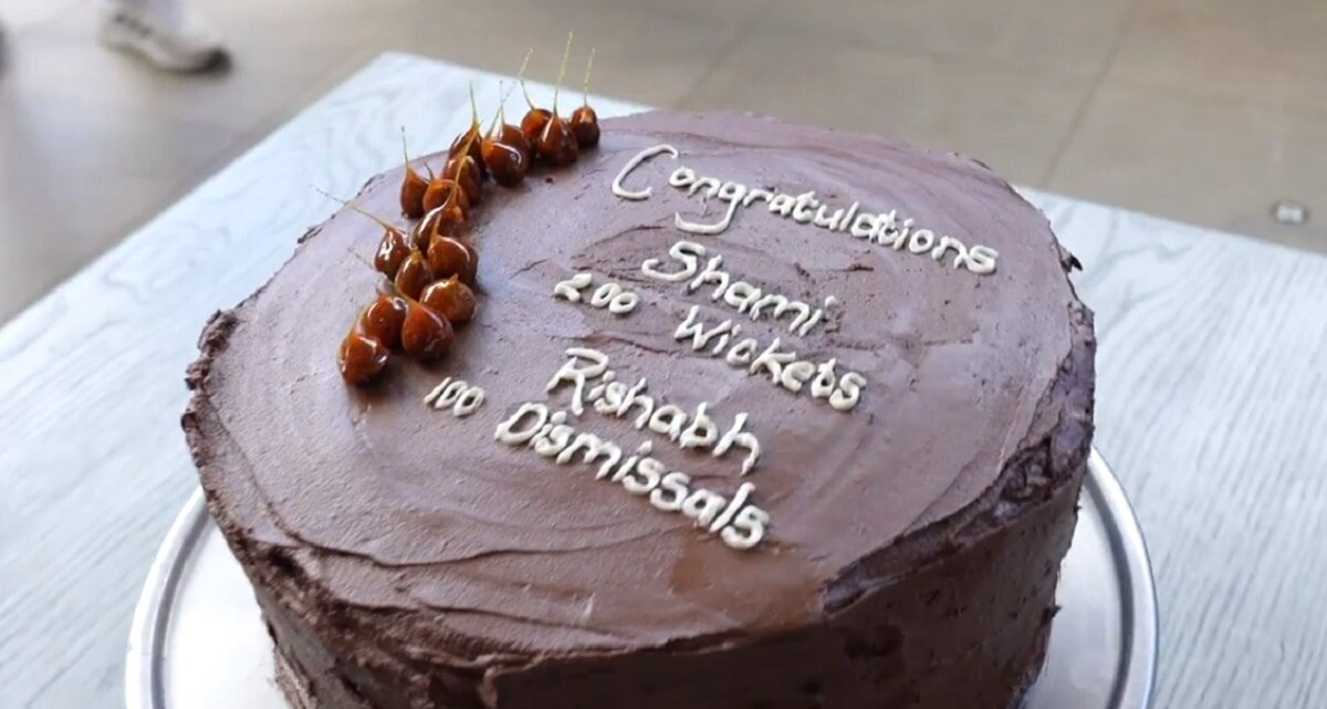 Rishabh_pant and M_shami_cake.