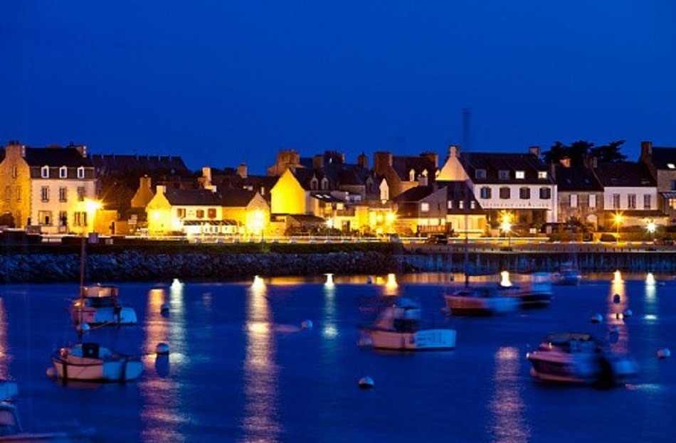 इन 10 छोटे शहरों के सामने फीके पेरिस-रोम