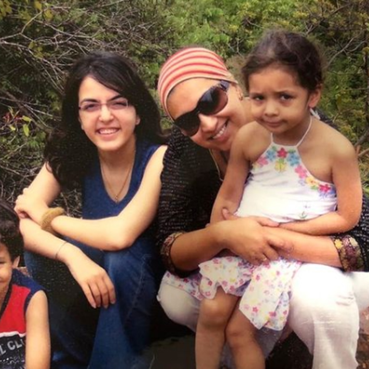 शनेल ईरानी पर‍िवार के साथ 