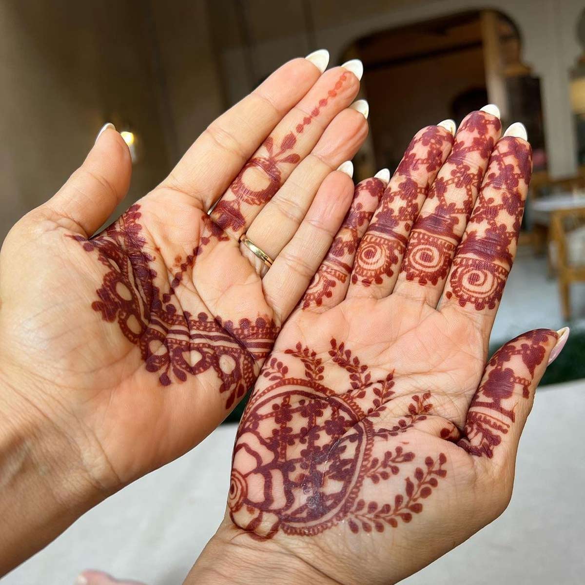 मिनी माथुर की मेहंदी 