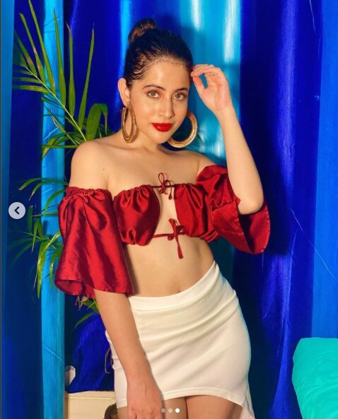  उर्फी जावेद 