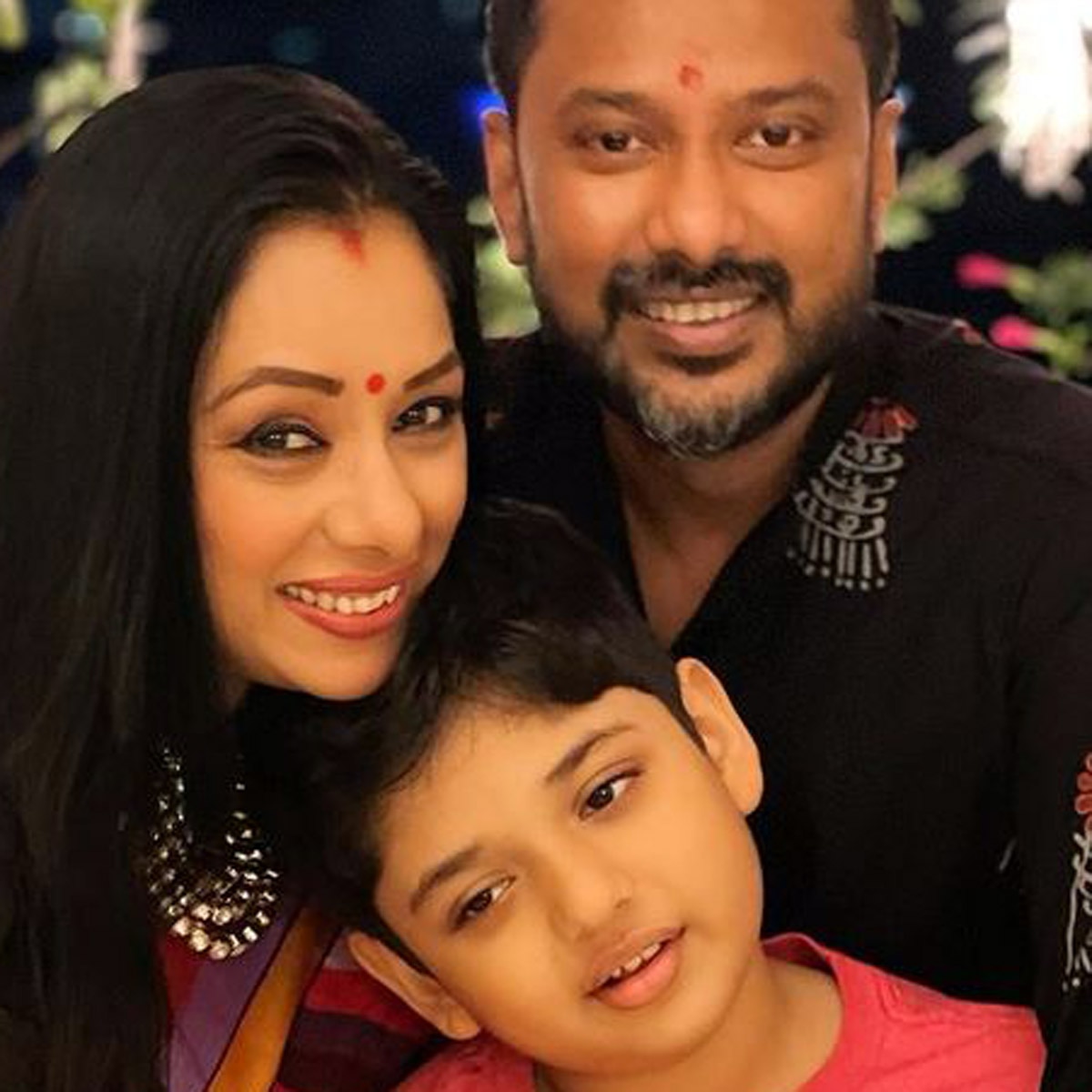 फैमिली संग रुपाली गांगुली