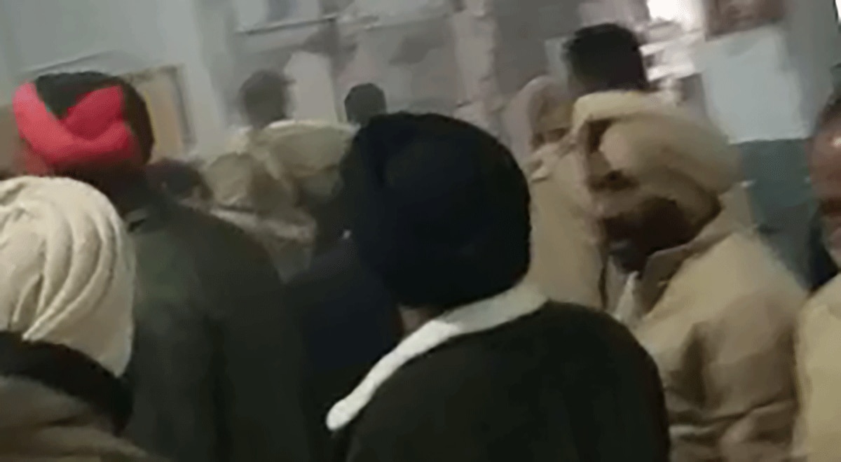 ब्‍लास्‍ट के बाद अफरातफरी 