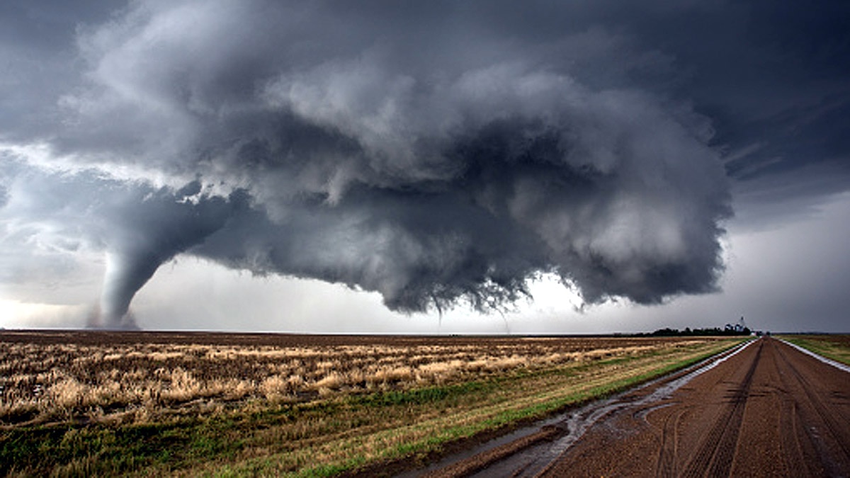 Dangerous Winter Tornado