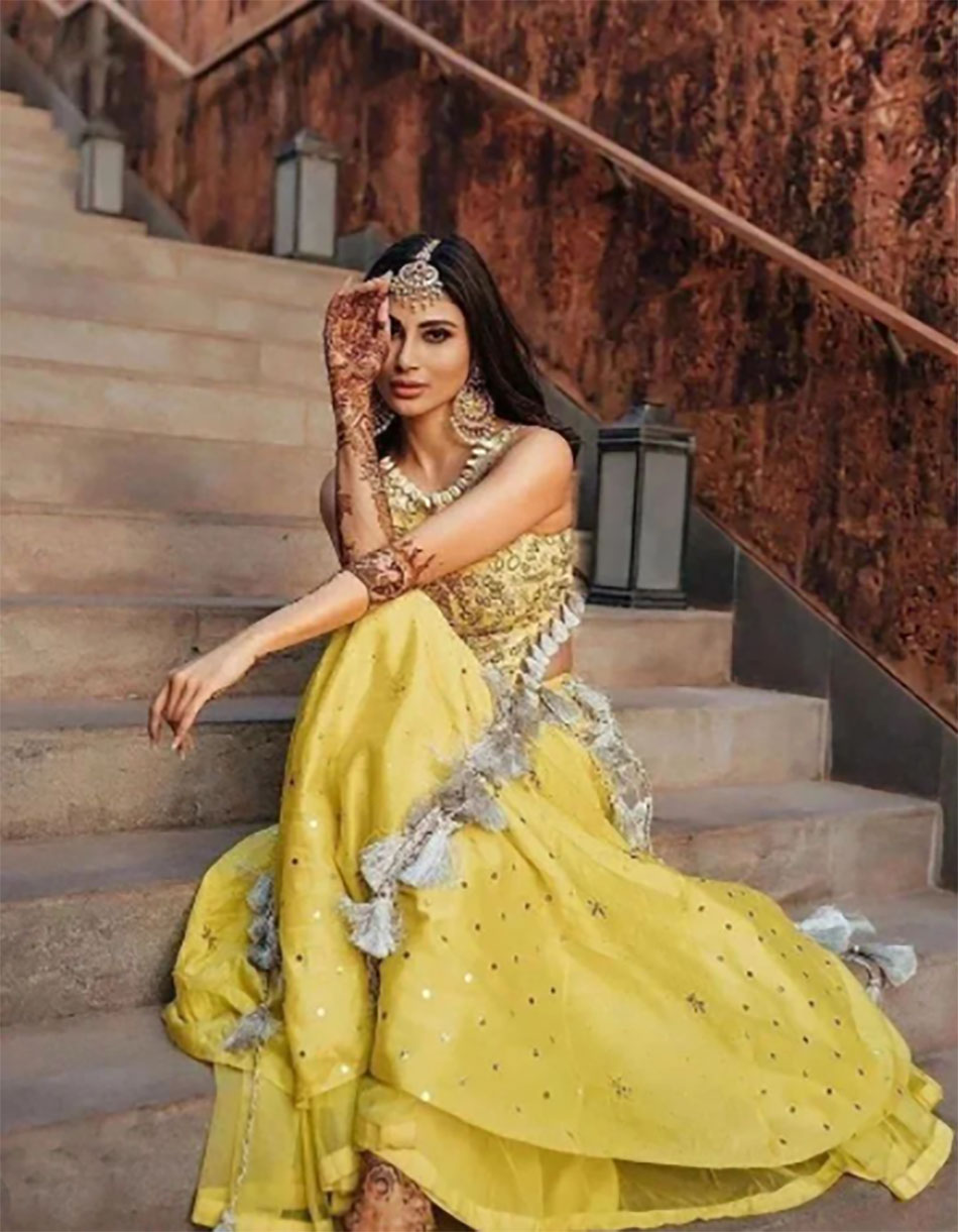 मौनी रॉय