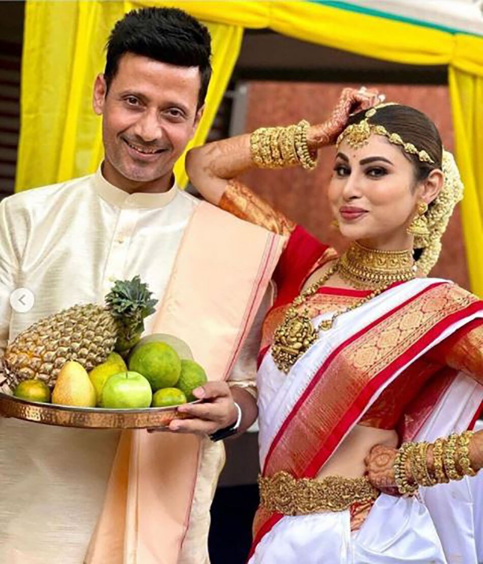 मौनी रॉय वेडिंग फोटोज