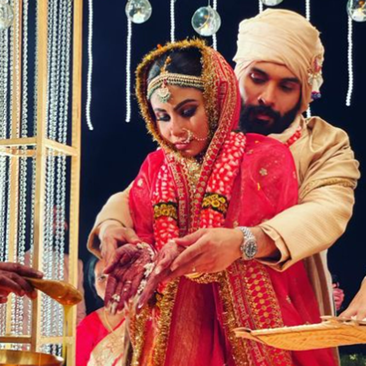 मौनी रॉय, सूरज नांबियार