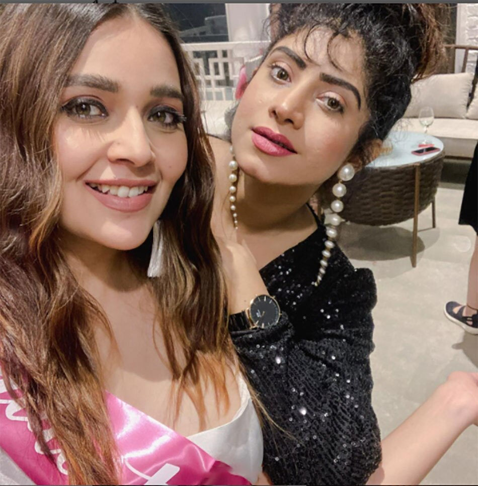 मानसी श्रीवास्तव की बैचलर्स पार्टी