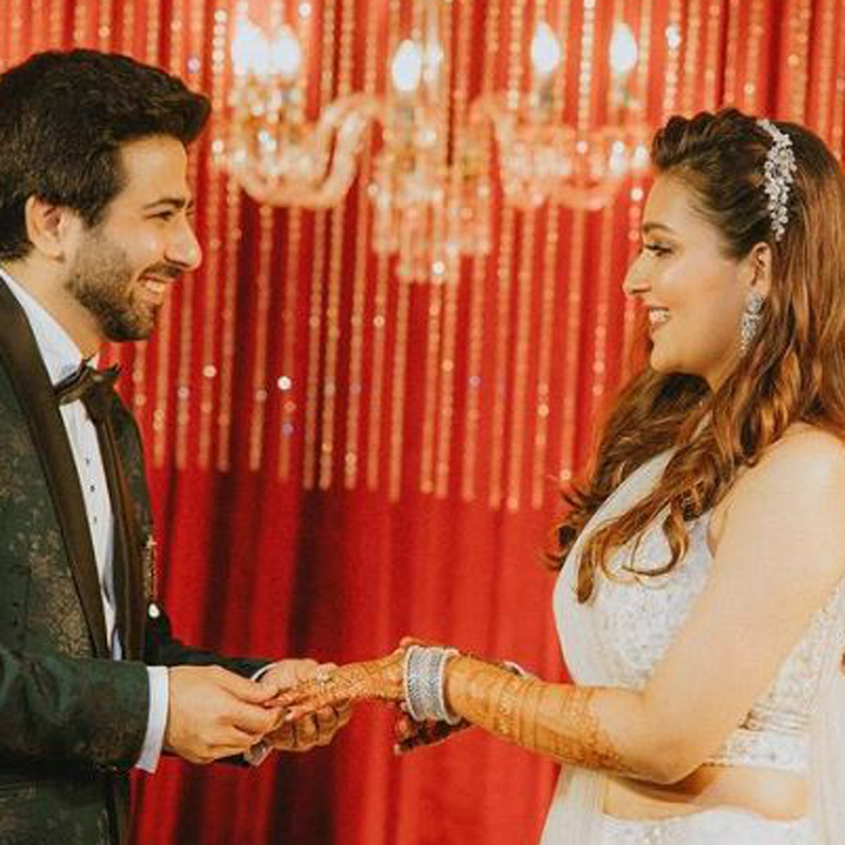 मानसी श्रीवास्तव अपने पार्टनर के साथ