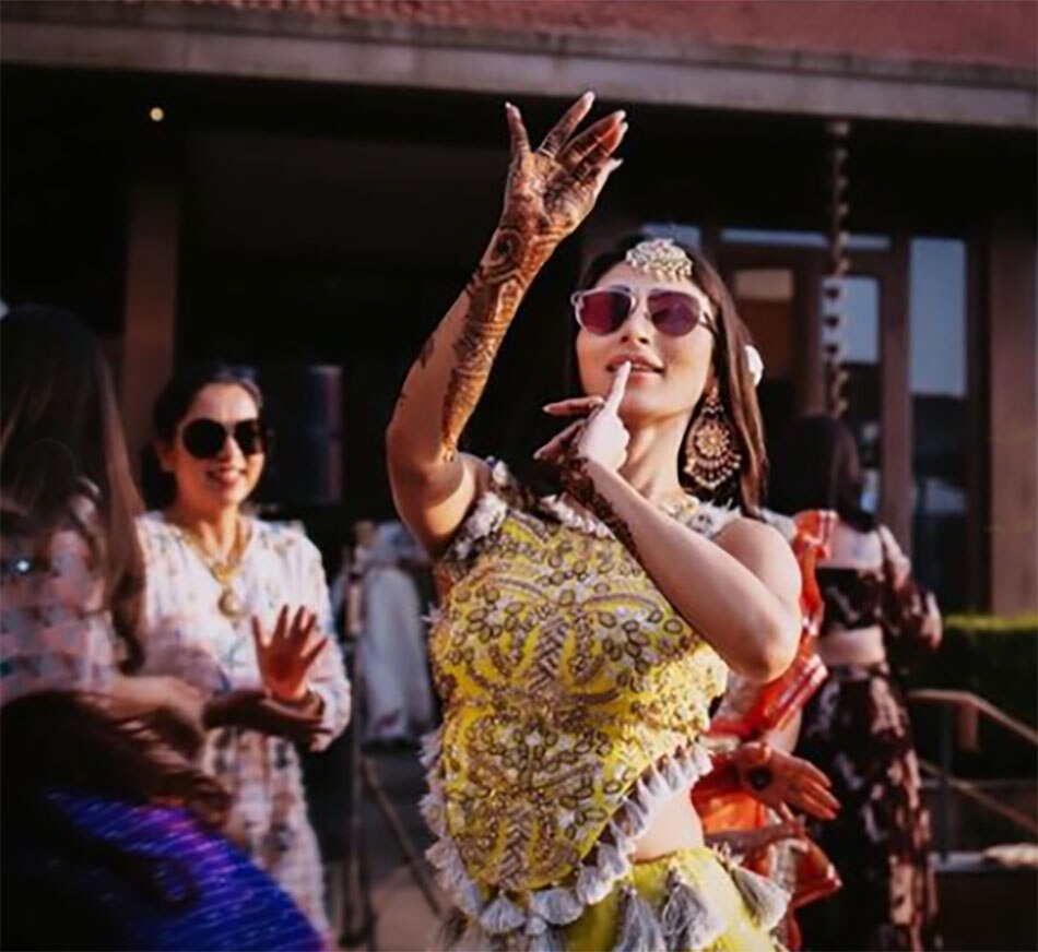 मौनी रॉय