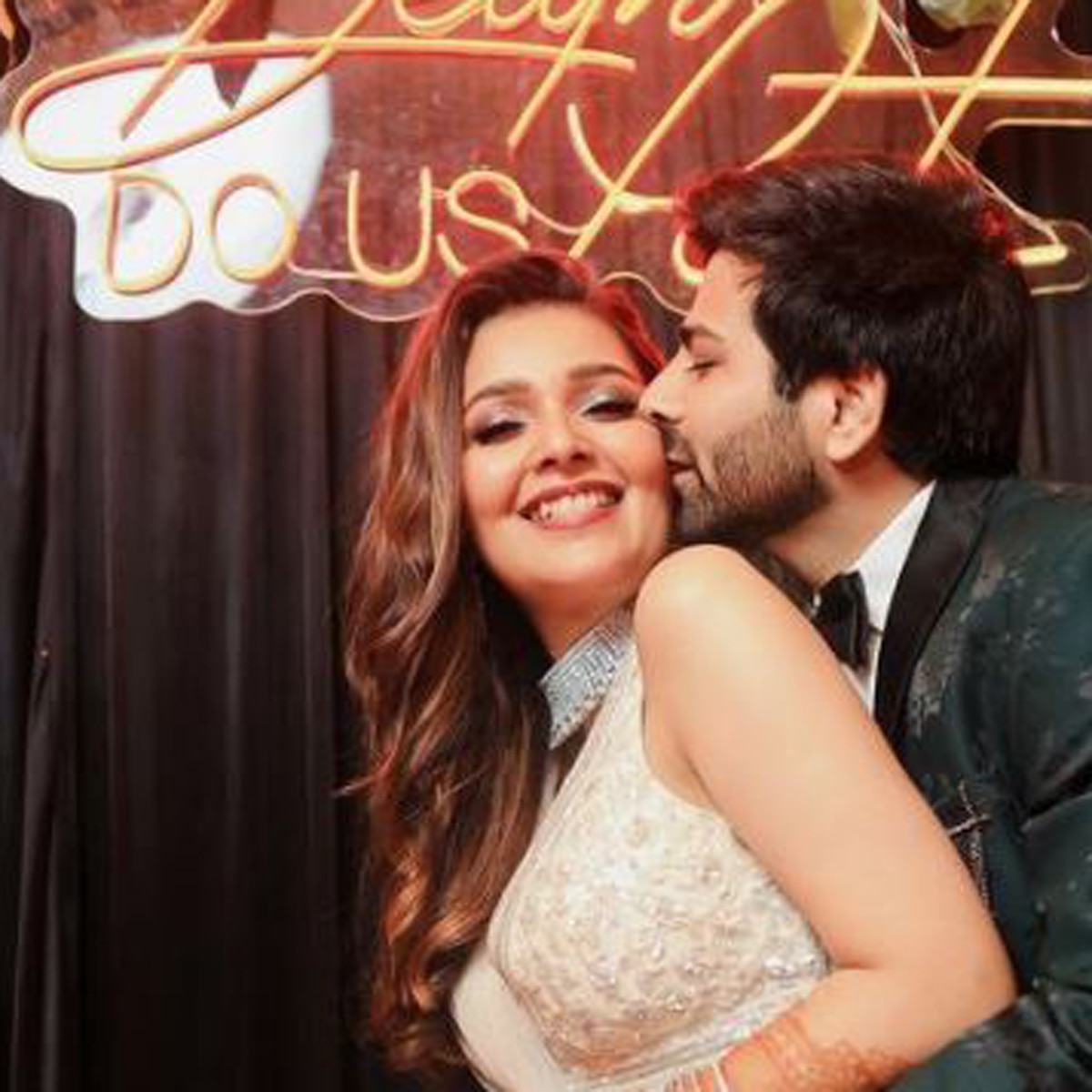 मानसी श्रीवास्तव अपने पार्टनर के साथ