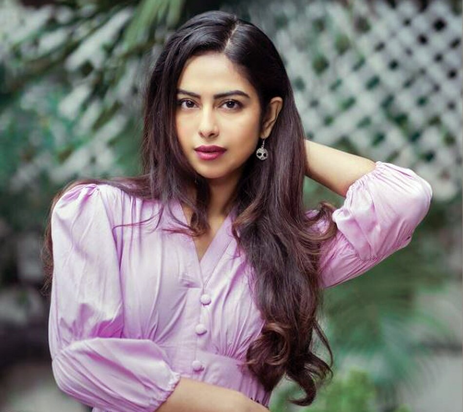  अविका गौर