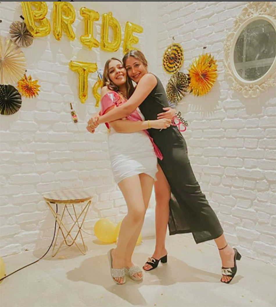 मानसी श्रीवास्तव की बैचलर्स पार्टी