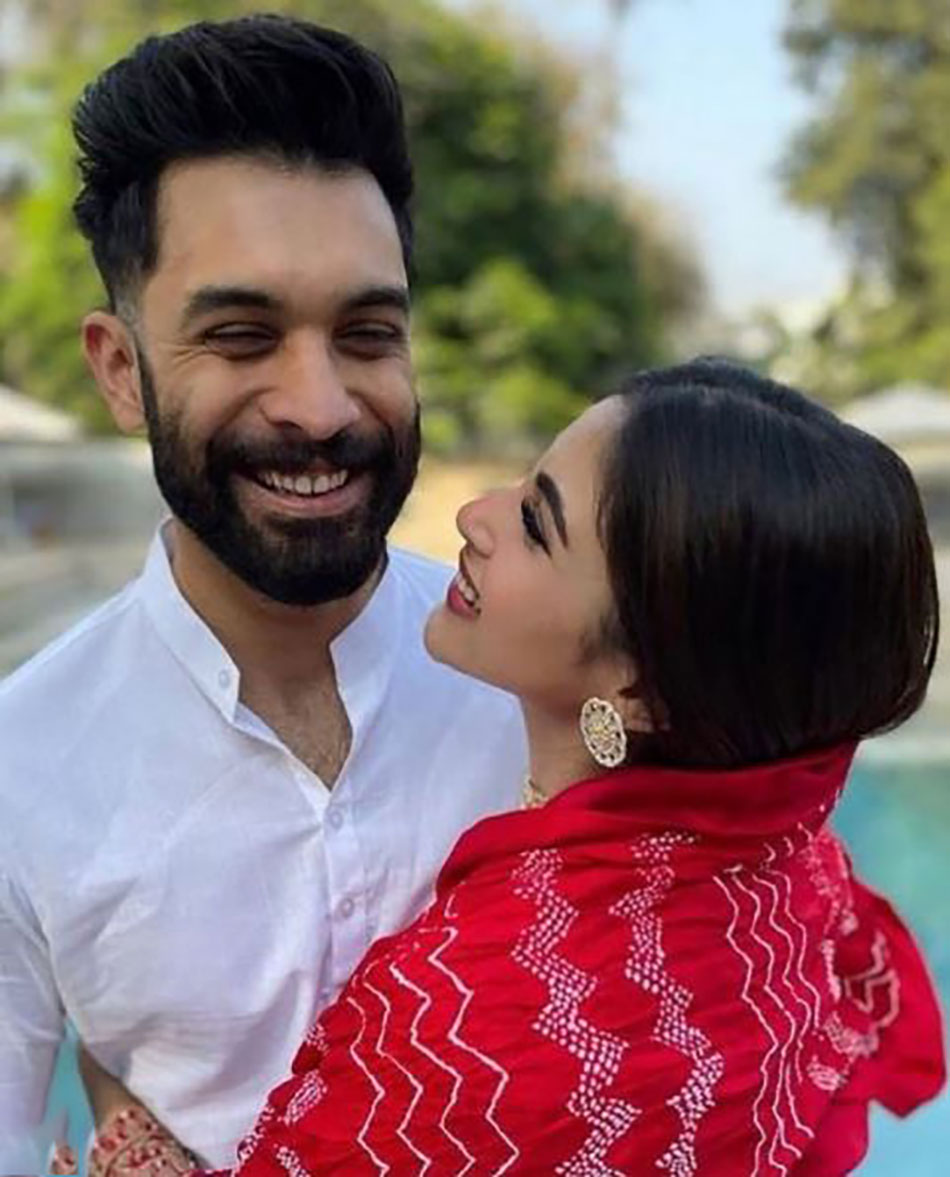 मौनी रॉय और सूर नांबियार