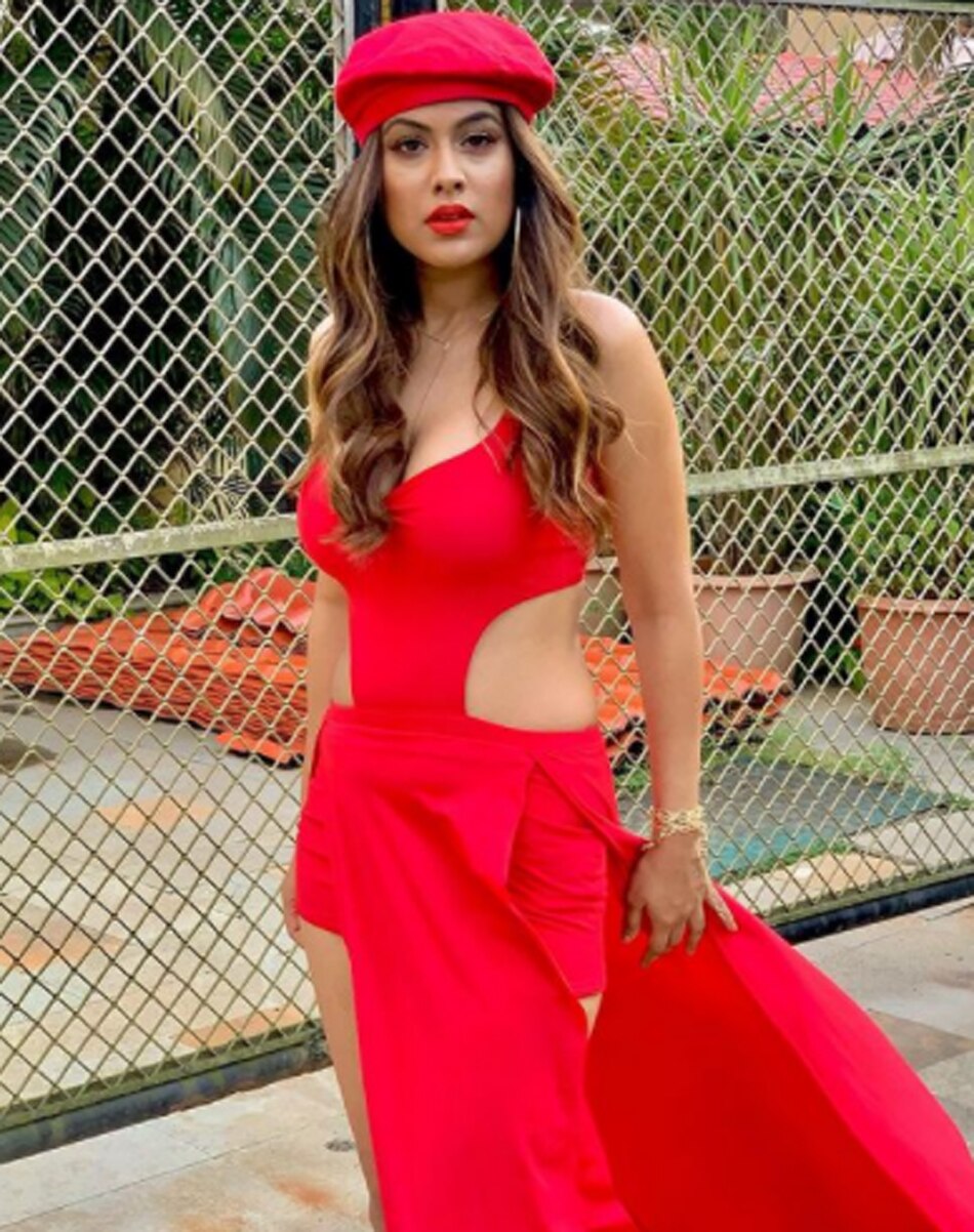 निया शर्मा 