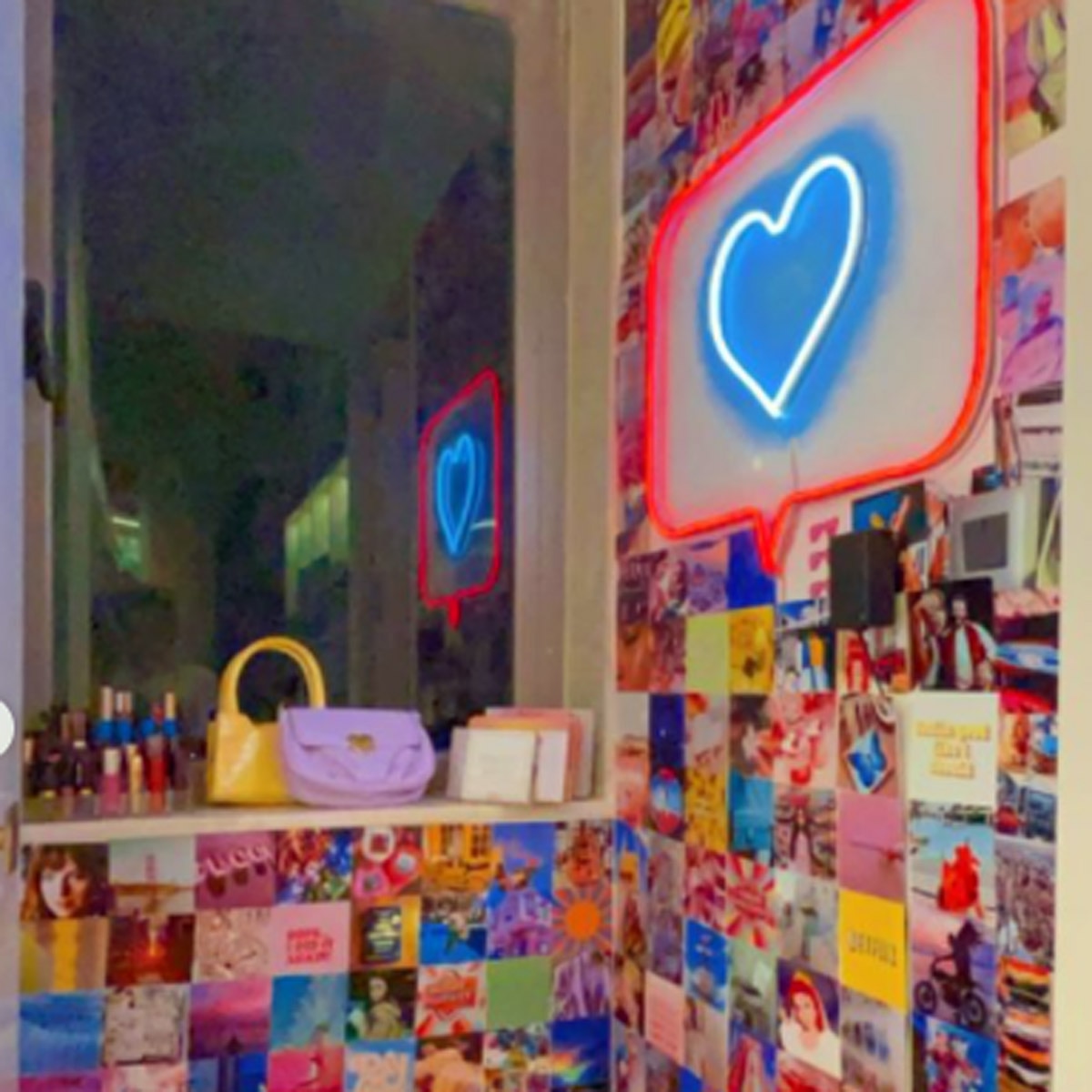 अवनीत कौर रूम