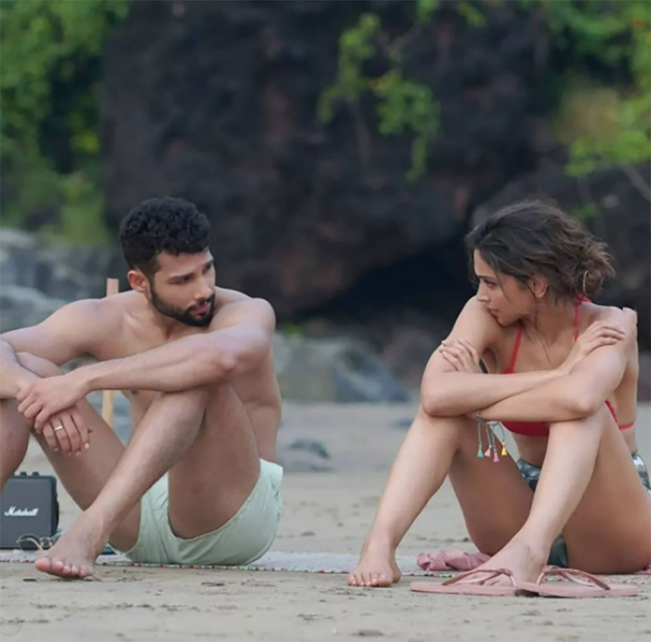 गहराइयां का पोस्टर