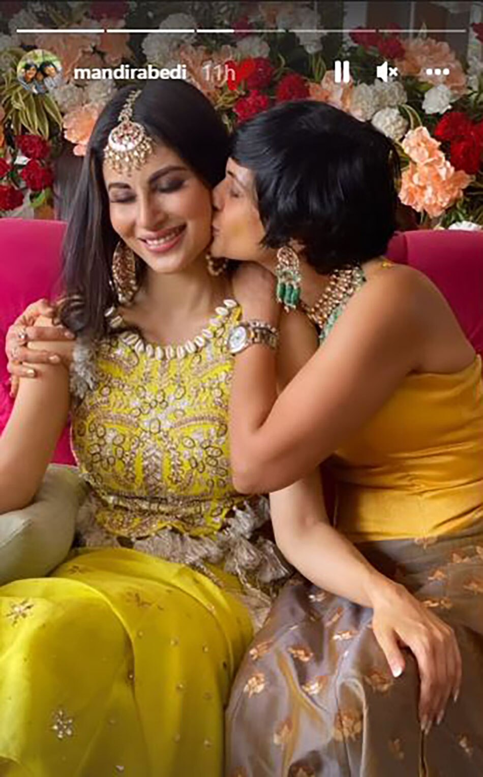 मौनी रॉय हल्दी फोटोज