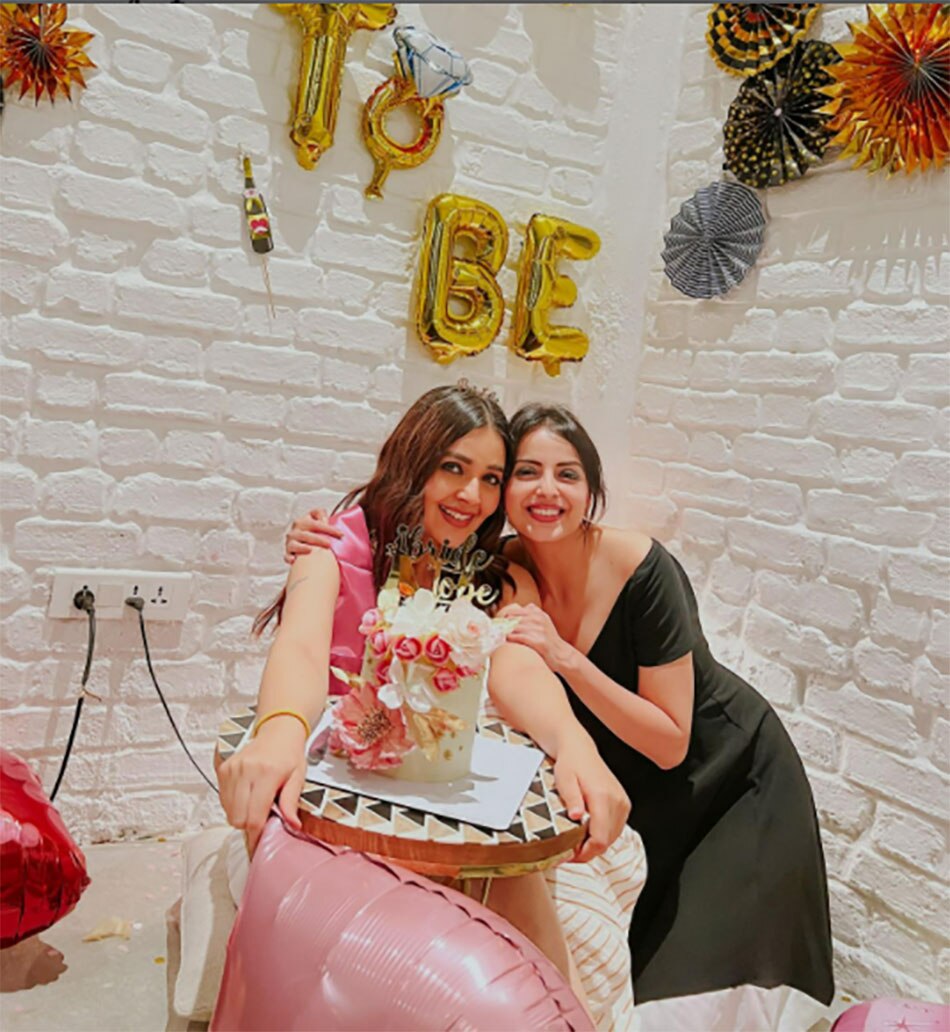 मानसी श्रीवास्तव की बैचलर्स पार्टी