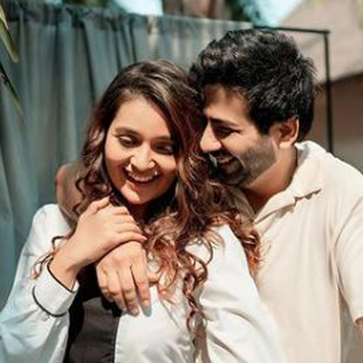 मानसी श्रीवास्तव अपने पार्टनर के साथ